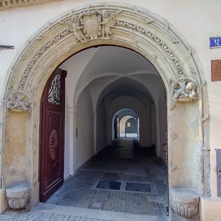 Apartamento U Gotického Dvojčete